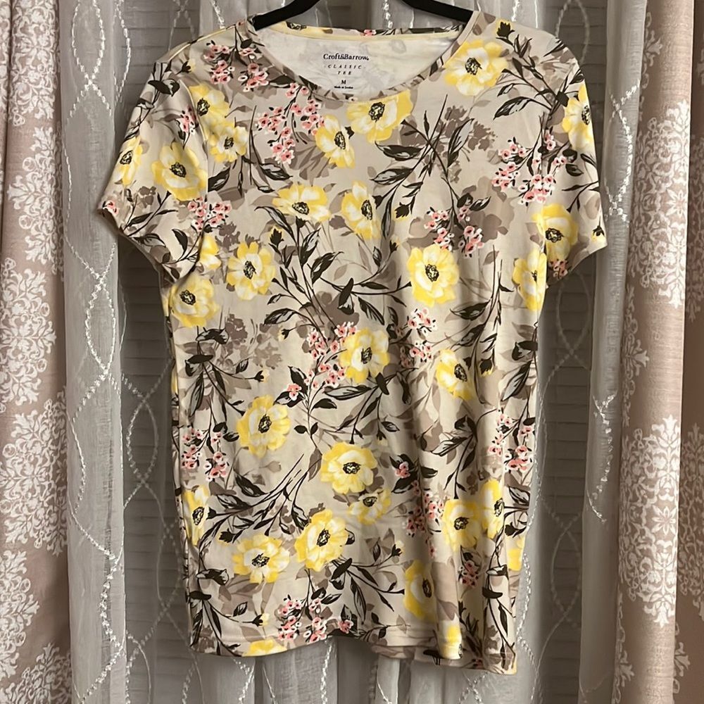 Croft and Barrow 100% cotton shirt size m